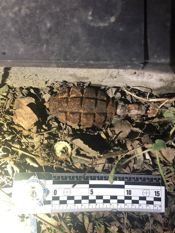 Вибухотехніки прийняли рішення знешкодити гранату Ф-1 на місці