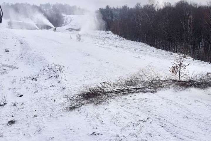 Недавно власник заборонив місцевим жителям кататись безкоштовно.