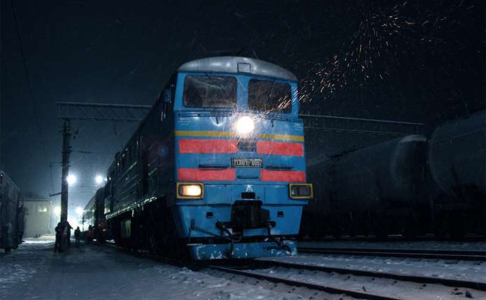 Ілюстроване фото. Після зіткнення автомобіль відкинуло із залізничного переїзду зліва на відстань 15 метрів