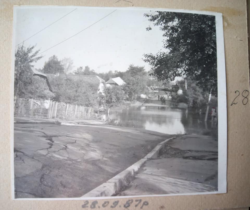 У 2008 році в цьому ж мікрорайоні сталося наступне провалля, а восени 2015-го — ще одне