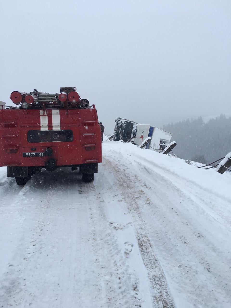 Щоб поставити вантажівку на колеса, потрібна великогабаритна техніка
