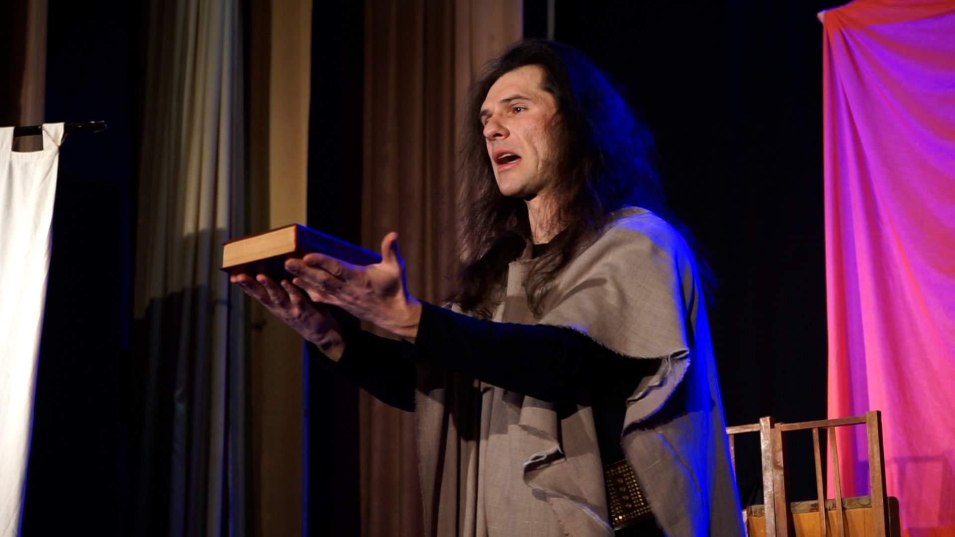 Монодраму зіграв Фініст Хуго