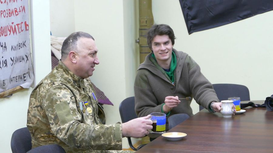 Військовий журналіст познайомився з ветераном бойових дій Олегом Климишиним
