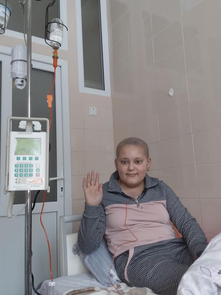 Вікторія закінчила черговий п'ятиденний курс "хімії", а на препарат "Авастин" не вистачає ще 20 тисяч гривень