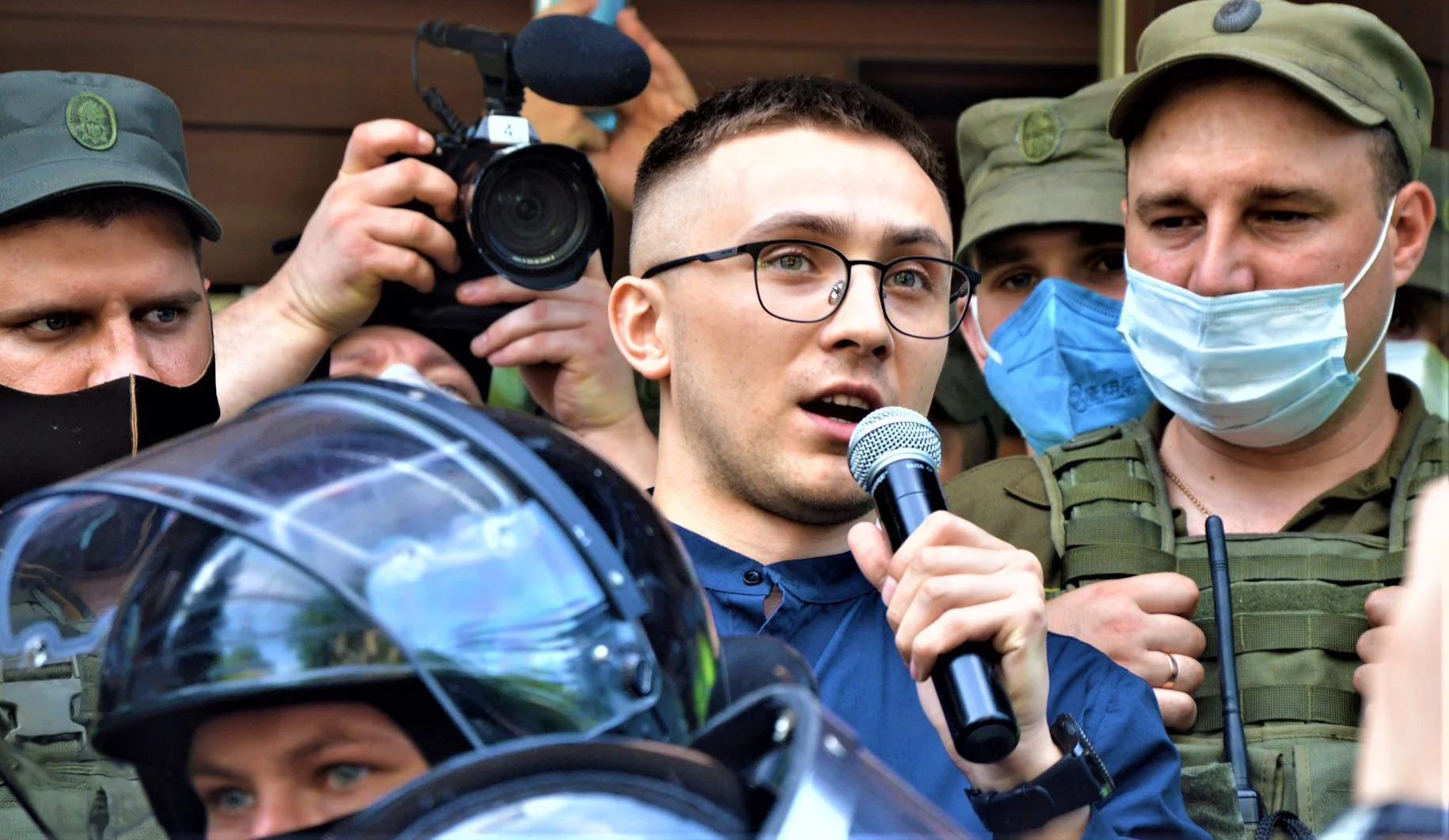 Ще до завершення оголошення вироку Стерненко заявив, що вважає рішення суду політично вмотивованим