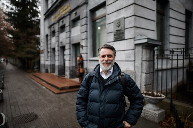 Хворим на COVID-19 треба здати кров на визначення рівня позаклітинної ДНК, зауважує науковець. Фото: Українська правда