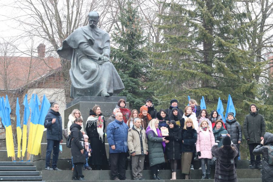 Учасники Шевченківських читань зробили світлину на пам'ять. Фото: Наталія Ковальська