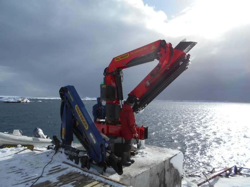 Наразі триває перевірка та налагодження систем керування краном