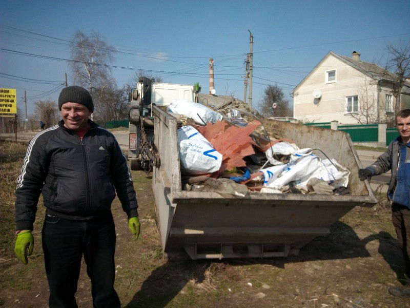 З прибраних територій вивезли 20 "кубів" сміття