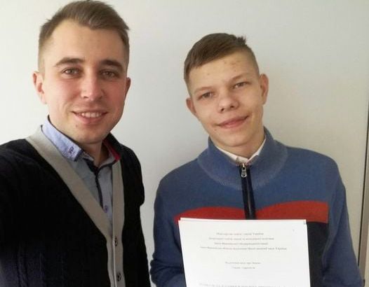 Ілля Жекало з керівником наукової роботи Родіоном Прокопчуком