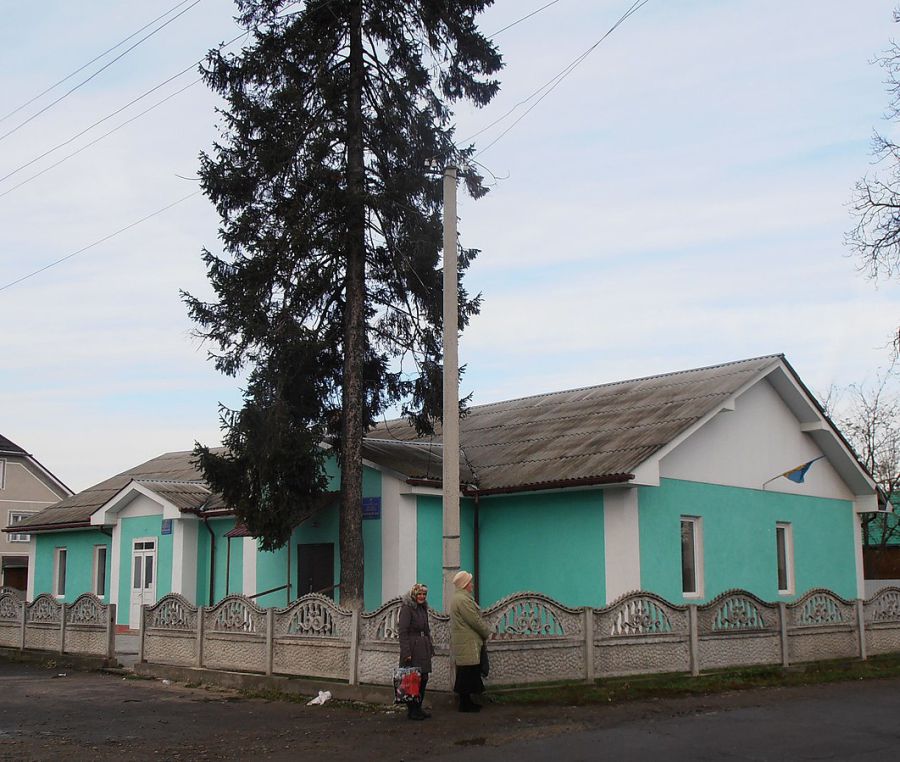 Народний дім у Пійлі потребує капітального ремонту. Фото: Вікіпедія