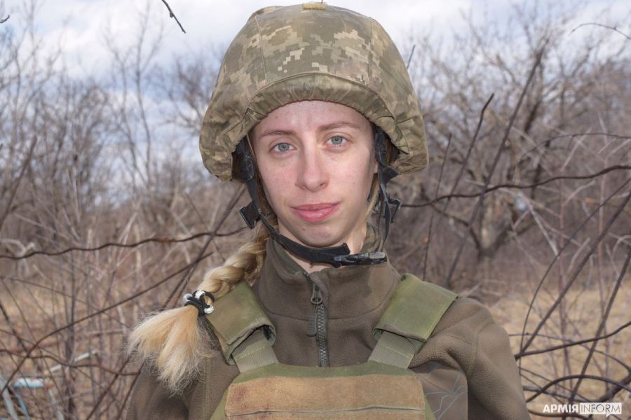 Сержант Світлана Земліна — вже досвідчений бойовий медик, яка бачила смерті побратимів