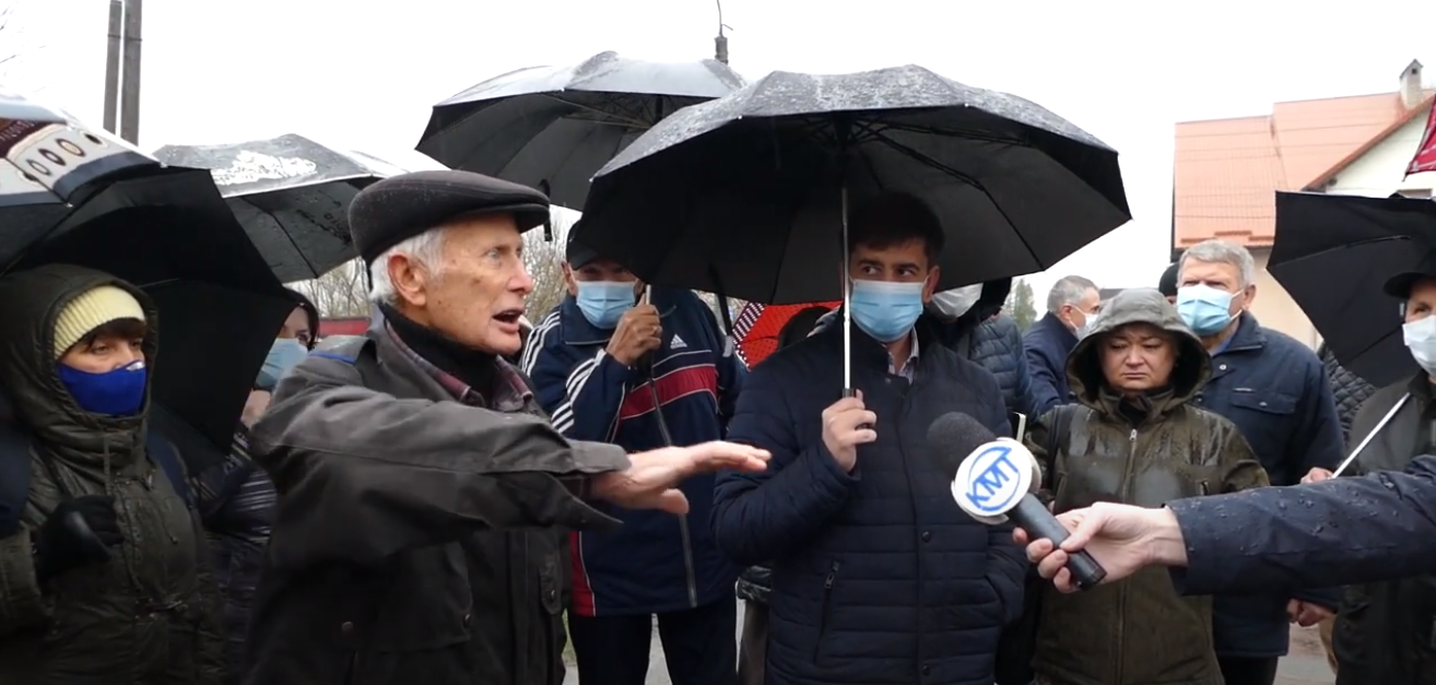 Мешканці вже скаржилися до місцевої влади, однак зрушень немає