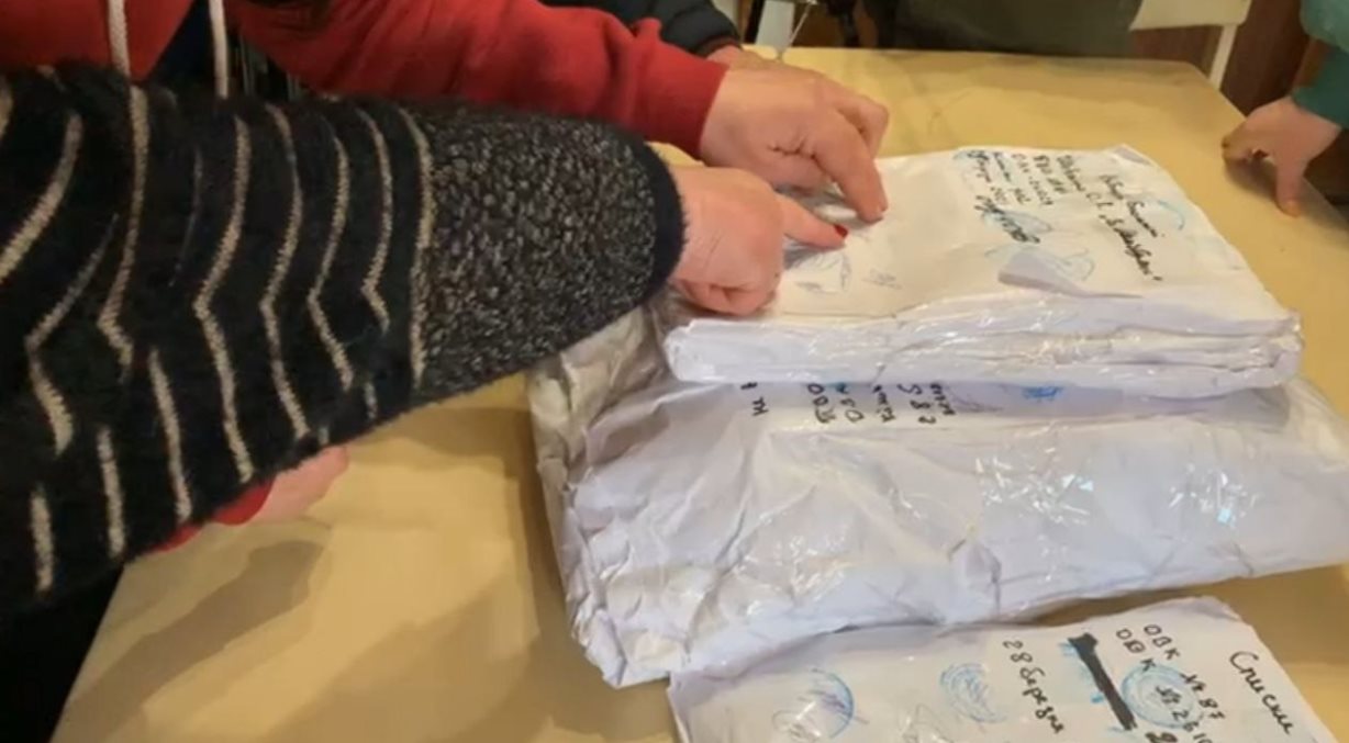 Представники різних партій з ДВК №261029 (с. Микуличин) твердять: підробили їхні підписи на упаковці з бюлетенями