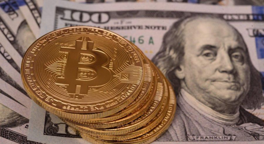 Ілюстрація. Найбільше власників криптовалюти працюють у місцевих радах.