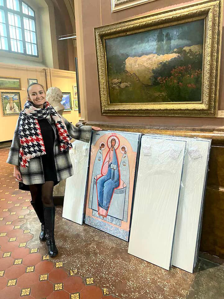 Ікони Юлії зараз прикрашають дві церкви у селі Пійлі. Чимало її робіт — у приватних колекціях
