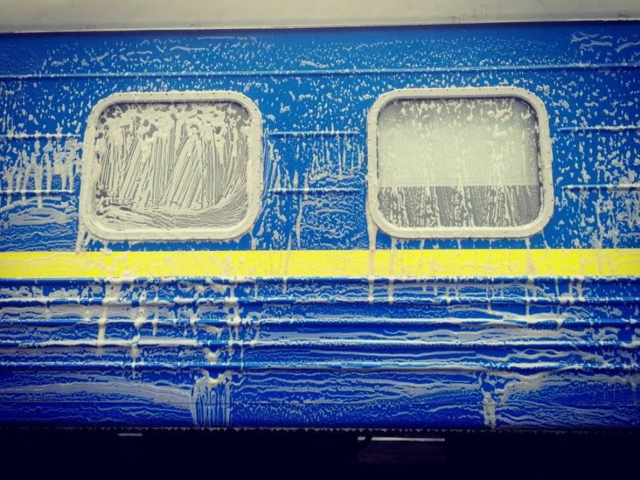 Виявилося, що навіть після миття вагон залишається брудним