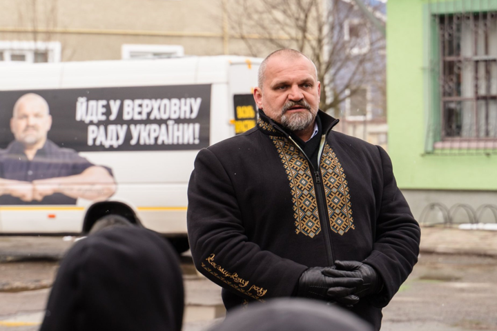 Рішення ЦВК було прийняте в день народження висуванця "Слуги народу" Василя Вірастюка