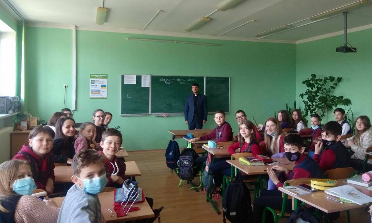 У ліцеї відбуваються реколекції за участі священника УГКЦ, духівника закладу о. Андрія Сімківа