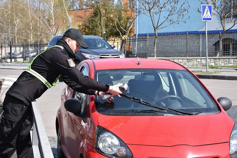 Ілюстроване фото. Інспектори з паркування мають більше повноважень, ніж поліція