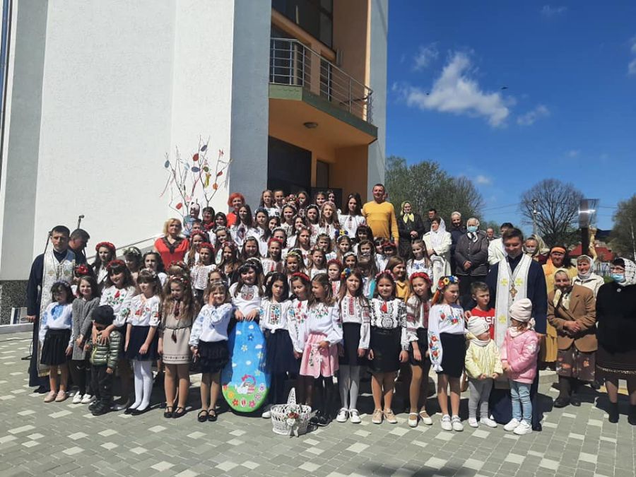 Тепла весняна погода всіляко сприяла гарному настрою та налаштувала на позитив.