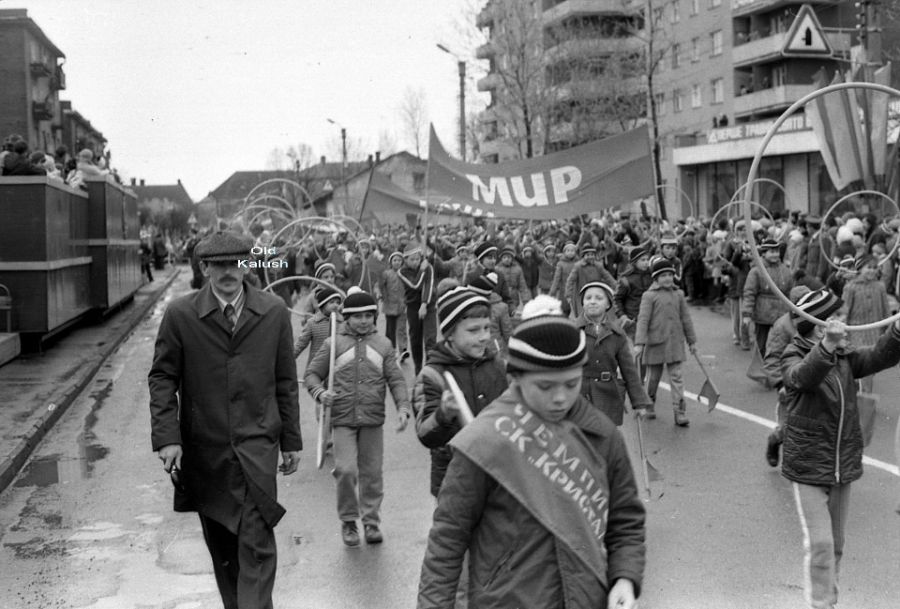 На вулиці Підвальній раніше стояла трибуна для «параду» 1 мая і 7 листопада. Фото: Олександр Підліснюк