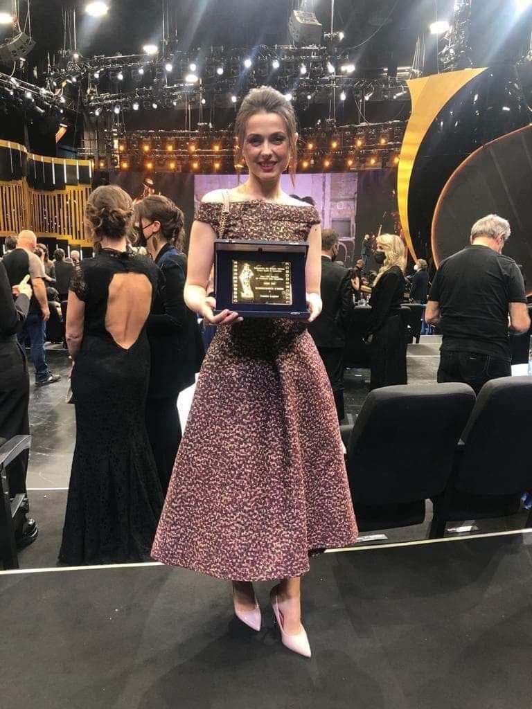 Іванна Легкар в Італії займає посаду директора фармкомпанії.