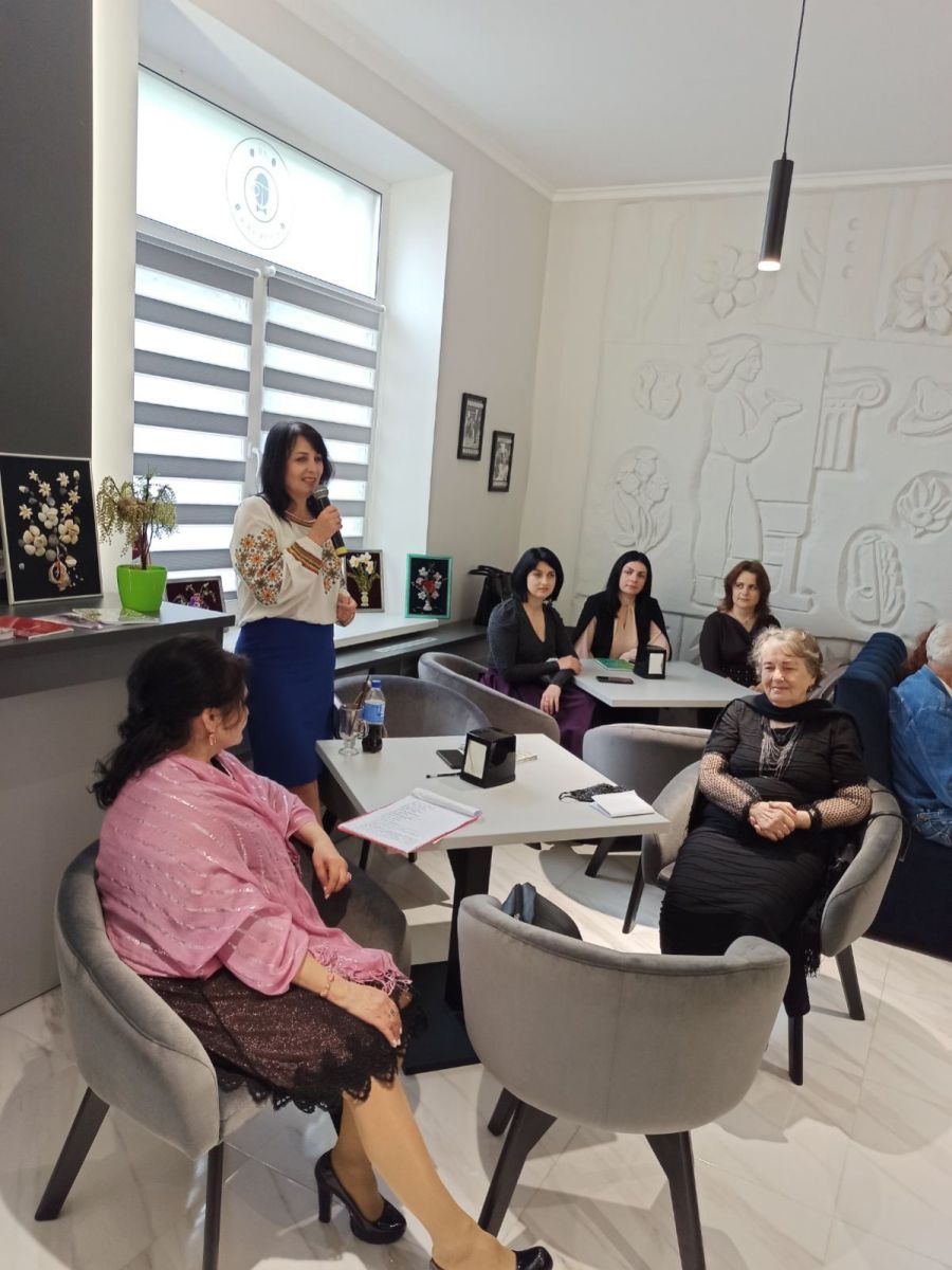 Зустріч у кав'ярні ПК "Мінерал" відбулася з нагоди Дня міста