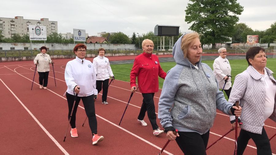 Між учасниками змагання було проведено лотерею, в якій суперприз виграла слухачка Університету третього віку