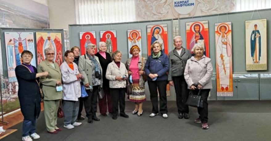 Слухачки Університету третього віку оглянули виставку ікон