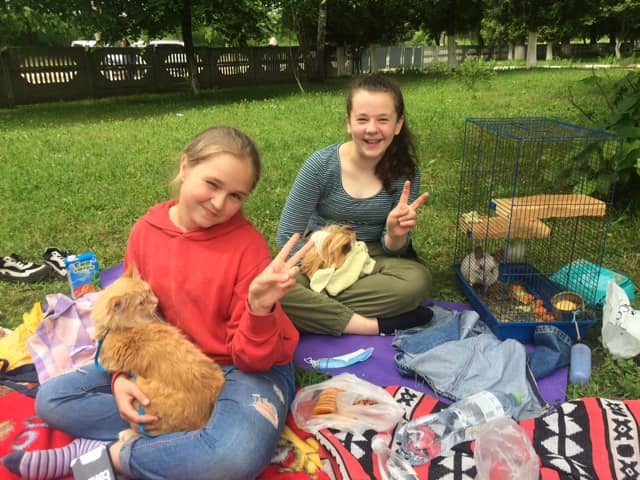 Вихованці Калуського ліцею прийшли до навчального закладу з домашніми улюбленцями