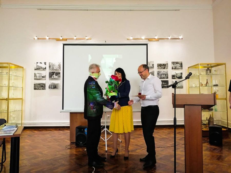 Олега Малярчука нагородили почесною грамотою міського голови Андрія Найди та срібним значком «Калуш»