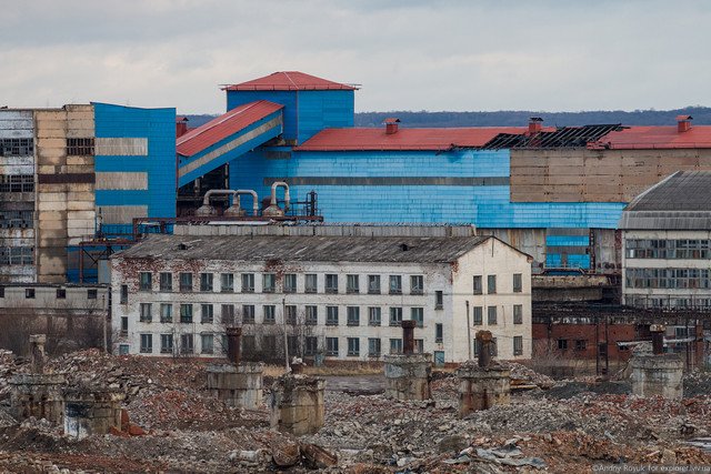 Вже багато років завод нічого не виробляє.