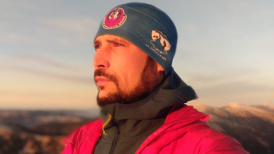 Василь Фіцак рекомендує під час грози вимикати телефон