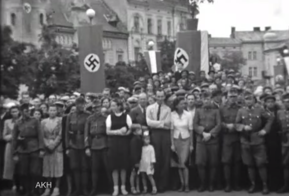 Урочиста дефіляда німецької та української поліції пройшла вулицями Станиславова