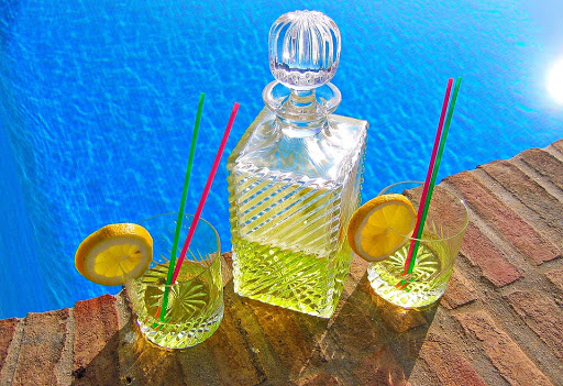 Алкоголь та сонце можуть спричинити зневоднення