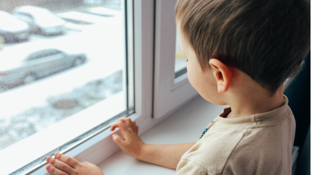 Ілюстрація. Вчителька побила учня, бо той її не слухав.