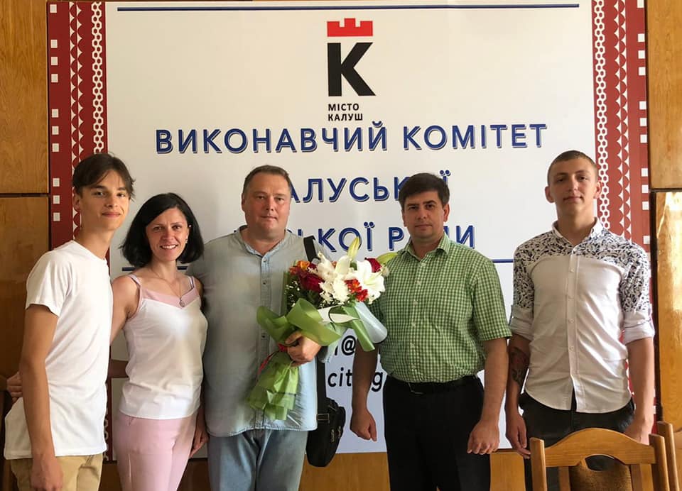 У Калуші привітали акторів та режисера театру "Silentium"