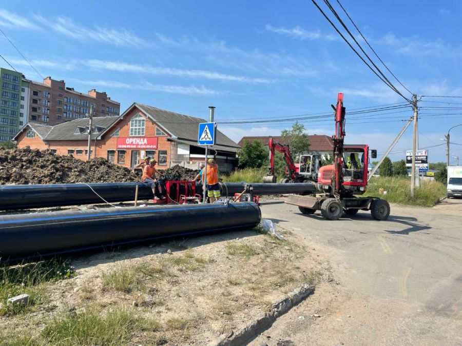 Під час першої черги реконструкції водопроводу на вулиці Ринковій використовують труби Калуського трубного заводу