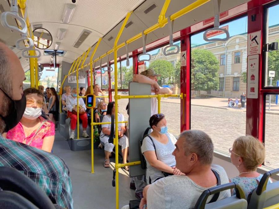 Учасники екскурсії багато дізнались про два різні Івано-Франківськи