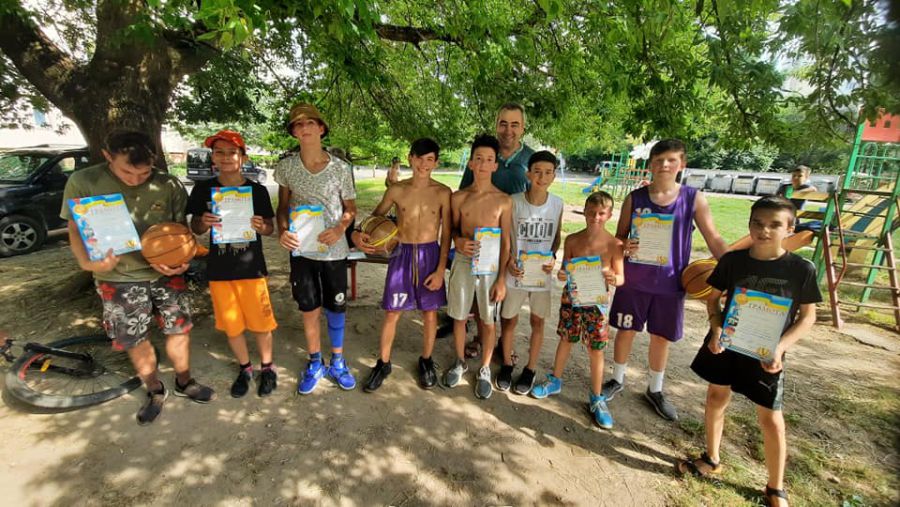 Переможцями в старшій віковій категорії стала команда «Juniors Old», а в молодшій — команда «Juniors Young»