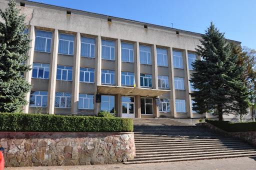 Адміністративна будівля, в якій розташуувала райрада, також має належати Калуській громаді