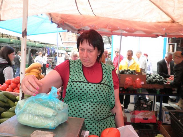 Ілюстроване фото. Споживачам радять уникати зважування товару на неякісних вагах