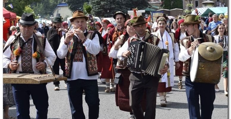 На святкуванні виступить гурт Kalush.