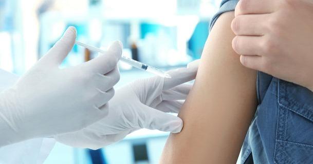 Ілюстрація. Частіше вакцинуються жінки ніж чоловіки.