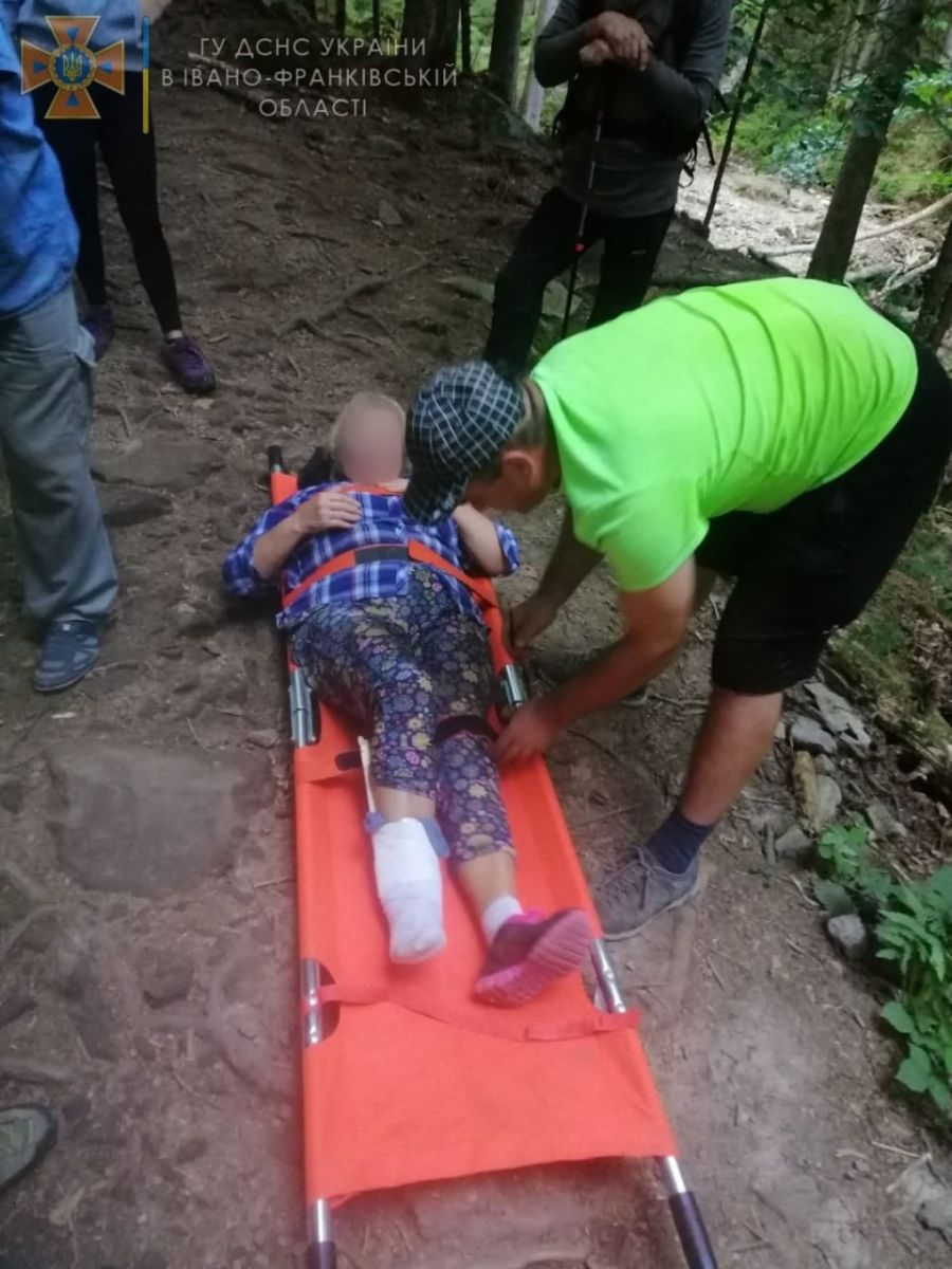 Травмовану доставили до медичного закладу.