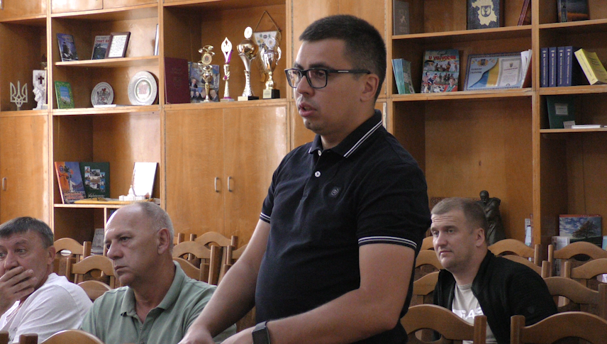  Влада пообіцяла перевізникам розглянути  можливість заборони проїзду містом приміських автобусів з сіл інших громад