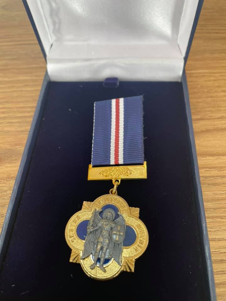 Орденом нагороджують за заслуги перед помісною церквою.