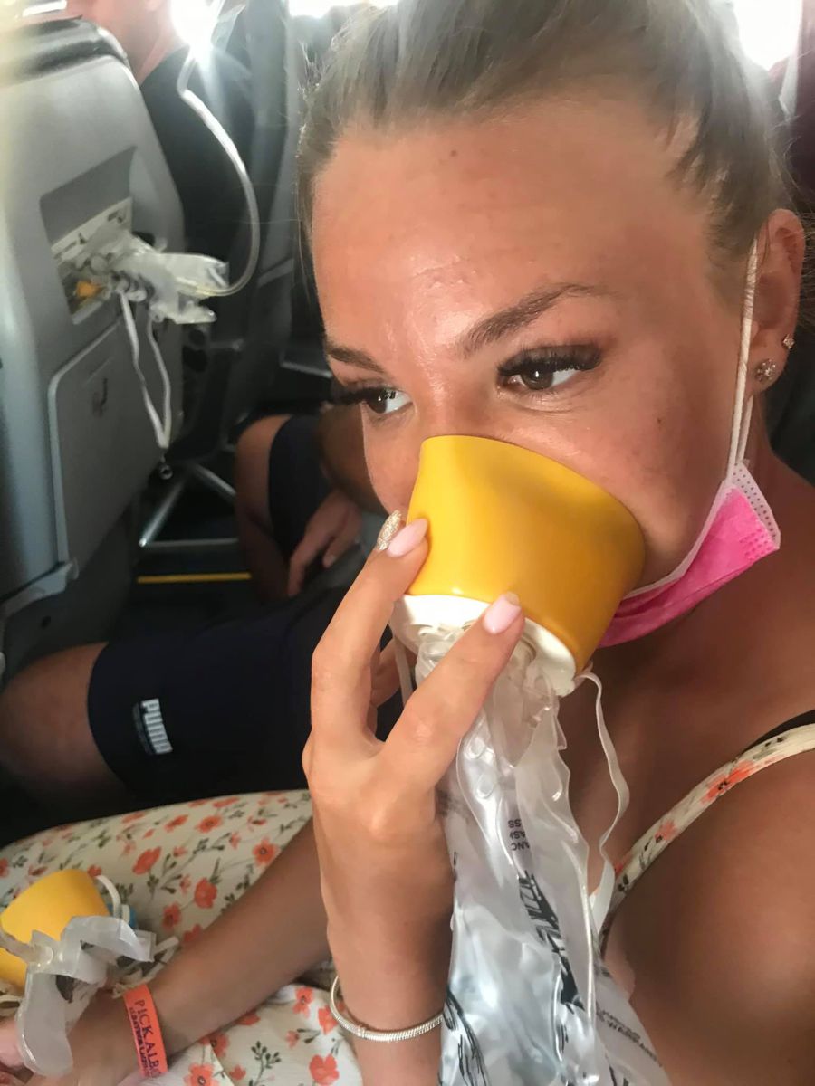 На борту літака перебувало 249 людей.