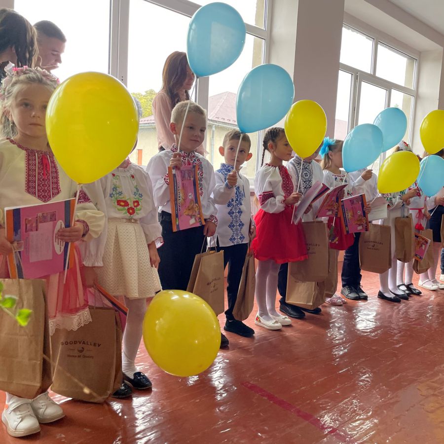 У селі Копанках усі першокласники одягнули вишиванки